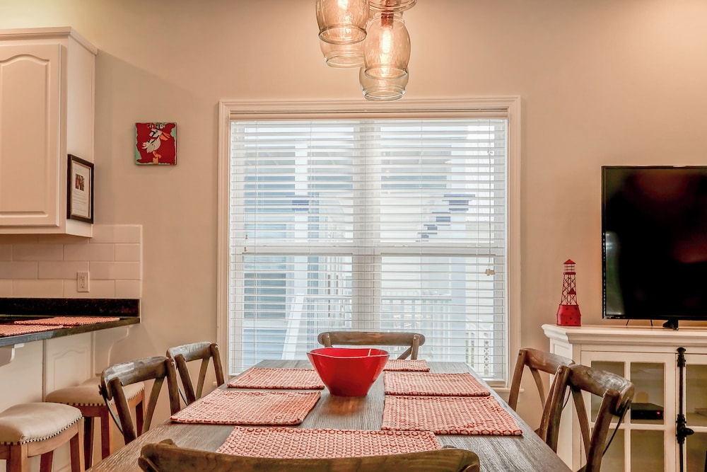 Pet Friendly - 2 Community Pools - Modern Beach House Charm view 3