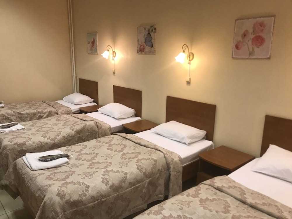 Good Cat - Hostel