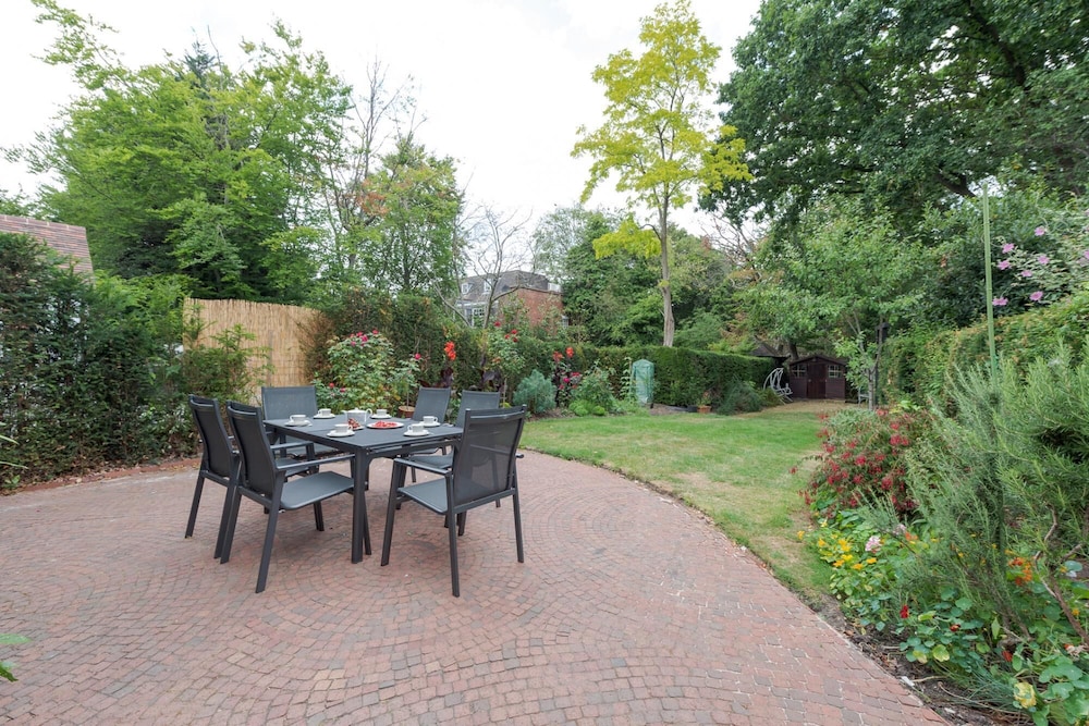outdoor bbq area