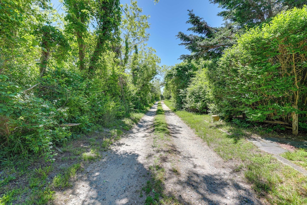 Coastal Truro Cottage - Close to Beaches & Ptown!
