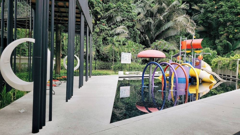 Ipoh Cove Hillside Mini Waterpark Family Suite