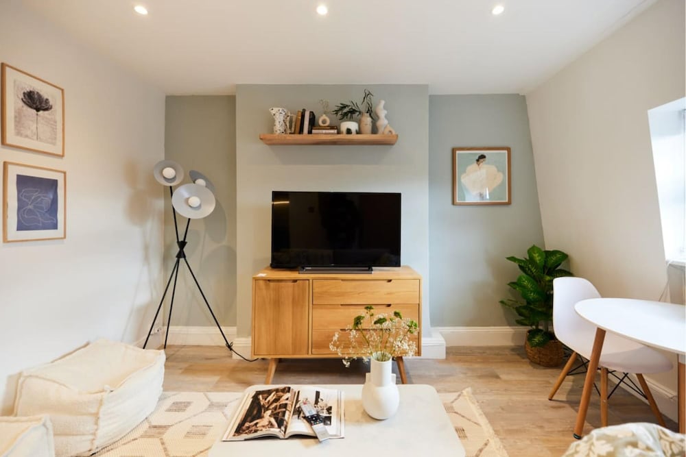 The North Notting Hill Crib - Bright 1bdr Flat