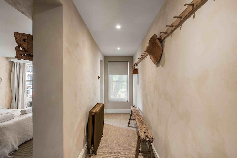 Chantry House With Free Parking By My Getaways
