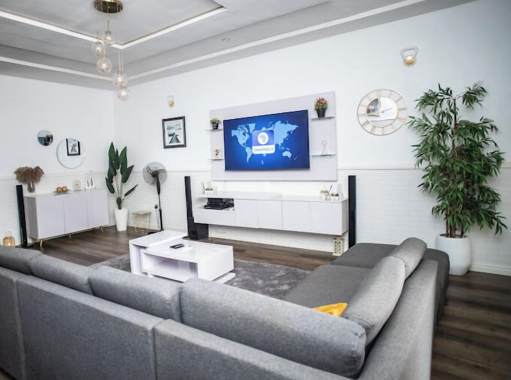 Zorah's Apartment