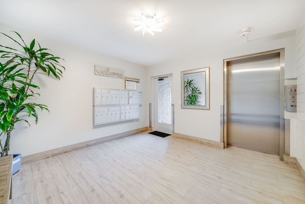 Luxury Oceanfront Condo With Private Beach Access