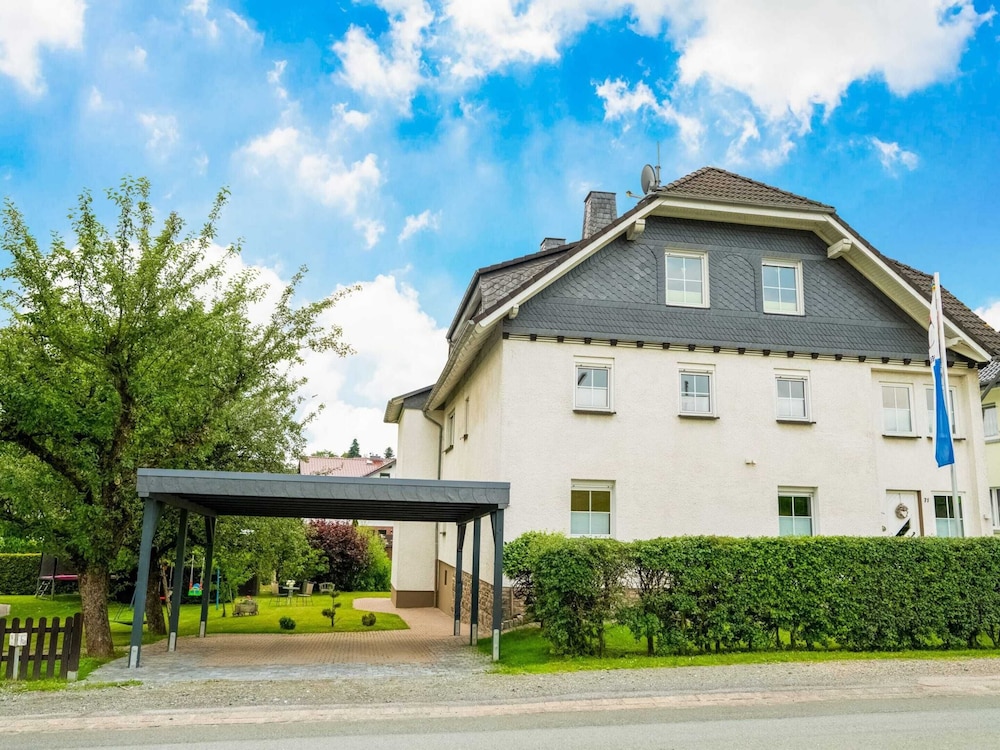 Luxurious Apartment in Medebach Near Public Pool