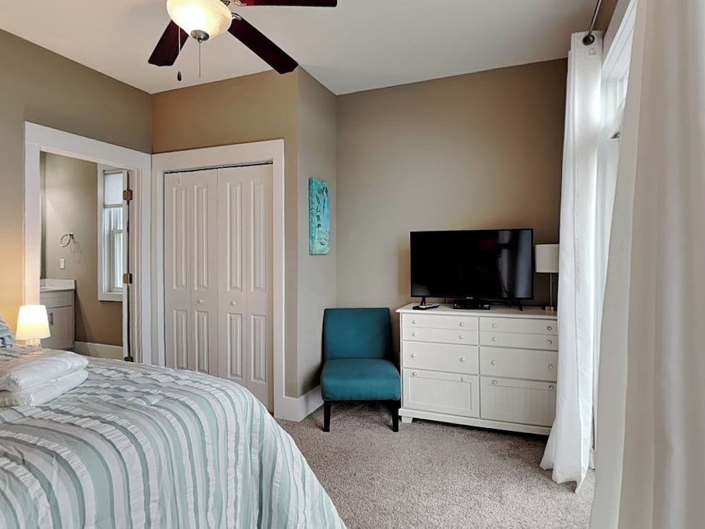 Sunshine Daydreams by Topsail Realty