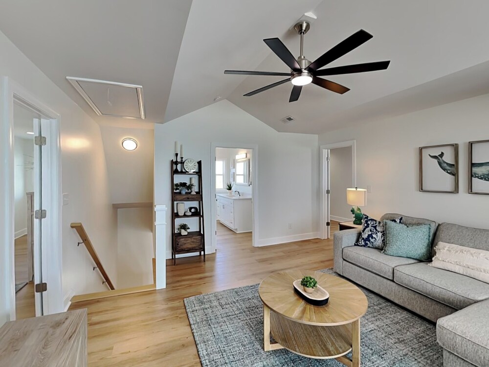 Pelican Landing by Topsail Realty