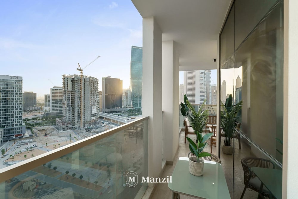 Stylish 2BR With Canal Burj View Near Dubai Mall