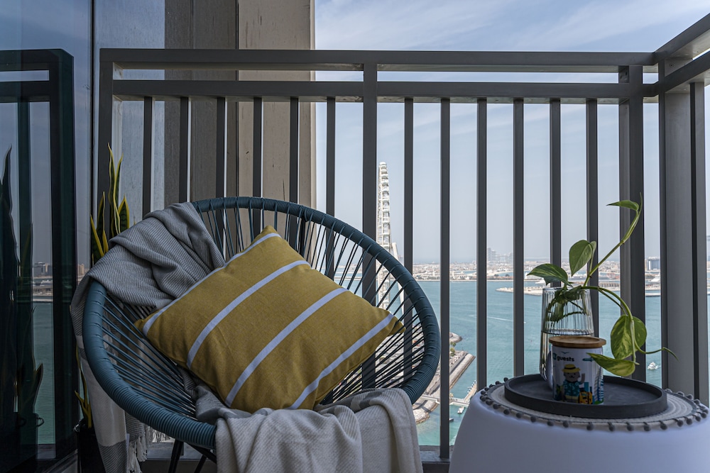 HiGuests - EMAAR 52-42