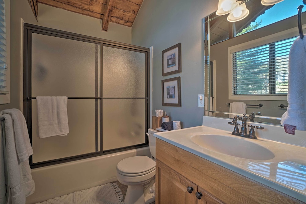 Serene Sky Valley Home w/ 180 Degree Mountain View