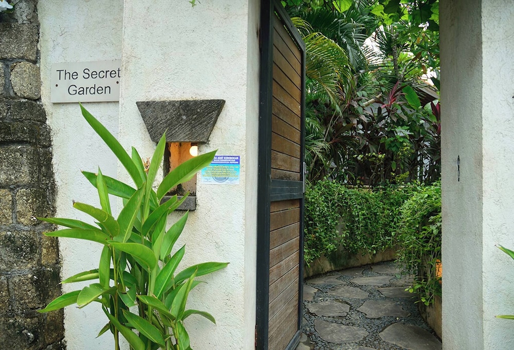 Lush 1 BR Private Pool Villa Inseminyak