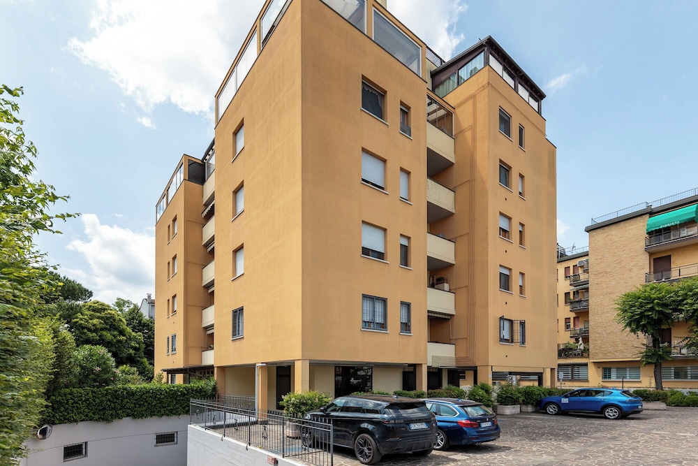 Bologna Modern Apartment by Wonderful Italy