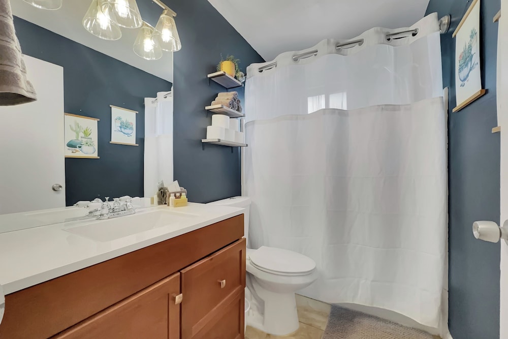 3 Mi to Old Town Scottsdale: Home w/ Patio!