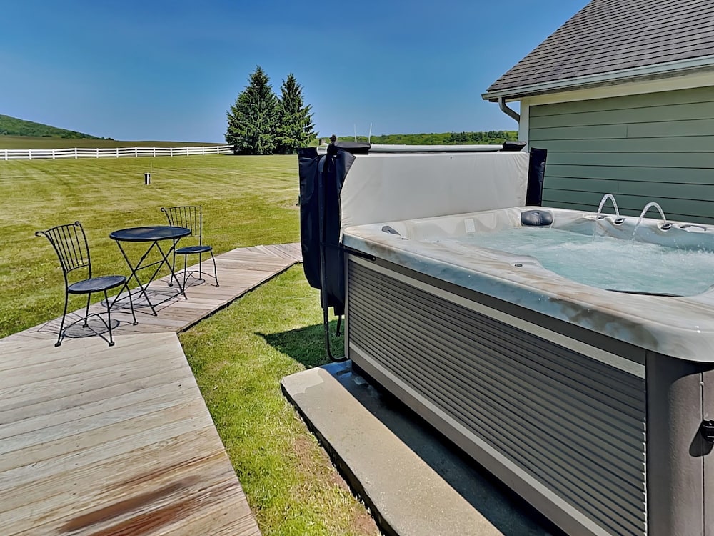 Dacha Verde by Taylor Made Deep Creek