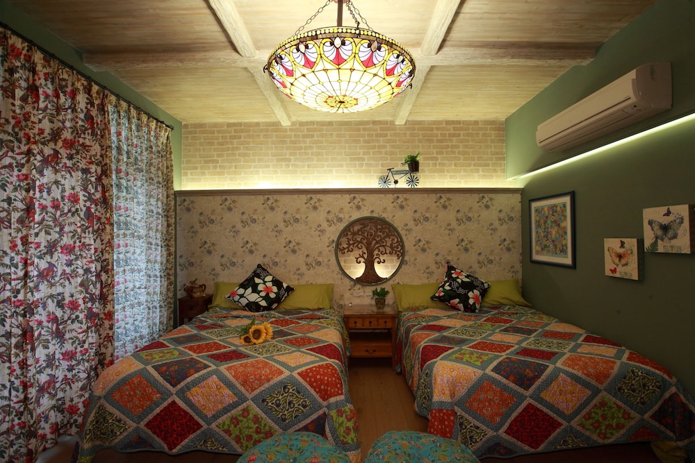 Bear Forest Retro B&B