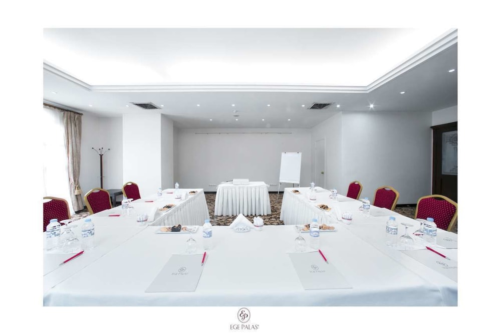 Ege Palas İş Oteli - Image 45