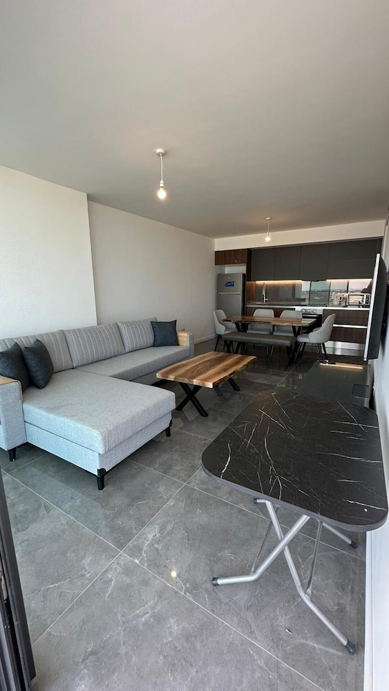 9 Grand Sapphire 2 Bed 2 Bath Pool Beach