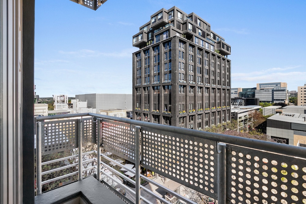 The Median Apartments
