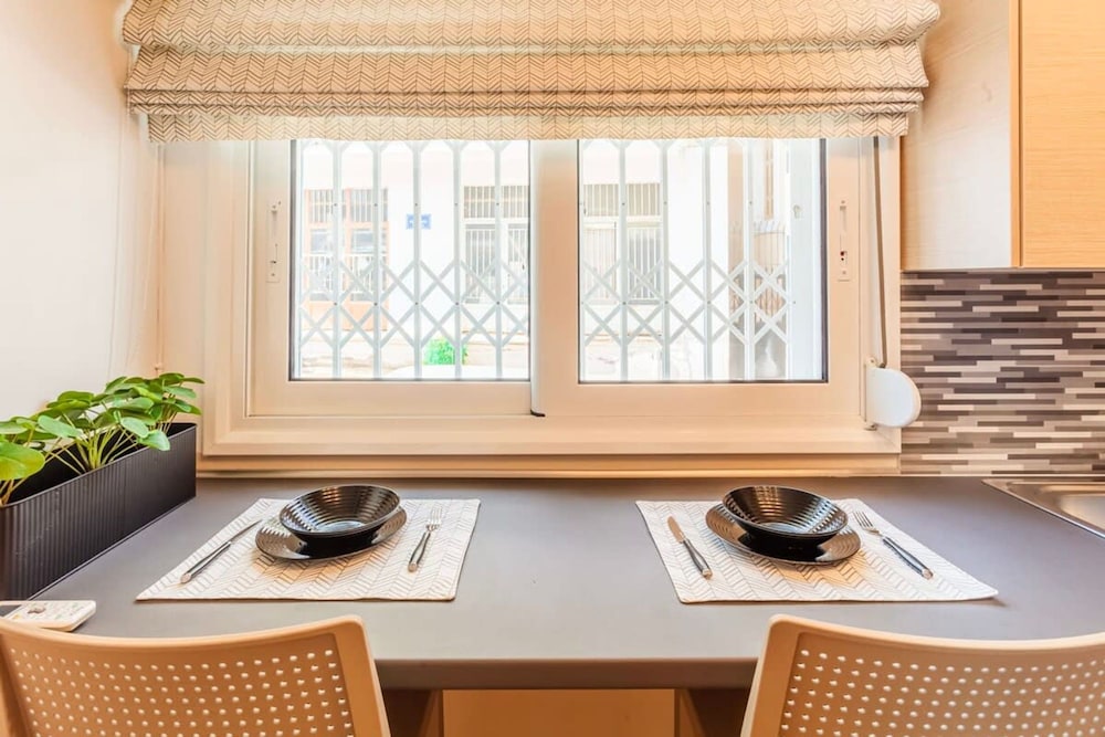 Kalamata Lime Studio - Urban Cozy Nest