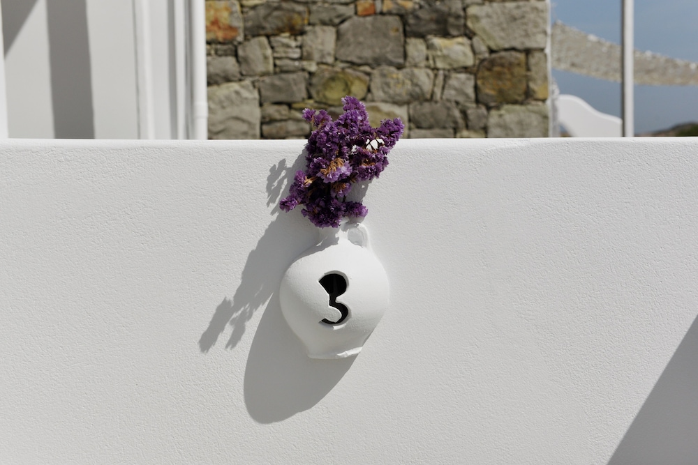 GIOURGAS STUDIOS & APARTMENTS