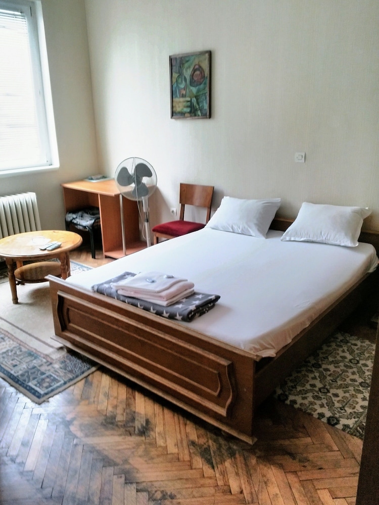 Guest rooms Repos