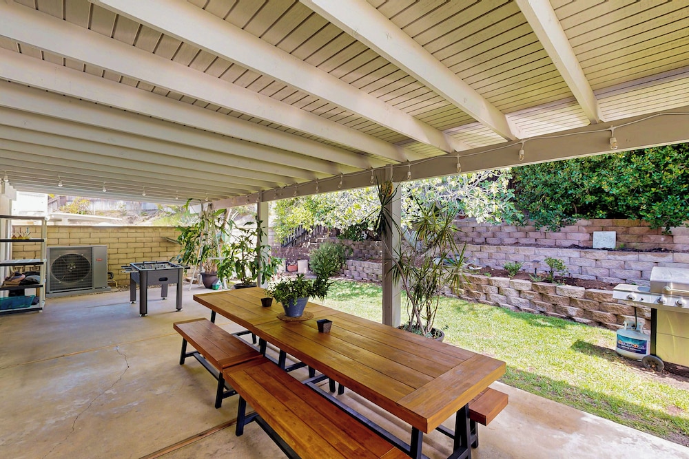 4BR Dog-friendly Home w/ Pool, Spa, Grill & A/C