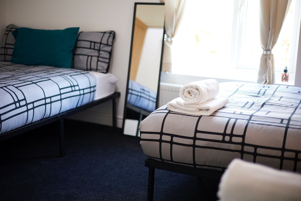 Ol-mumps Cosy 2bd Free Parking & Wifi