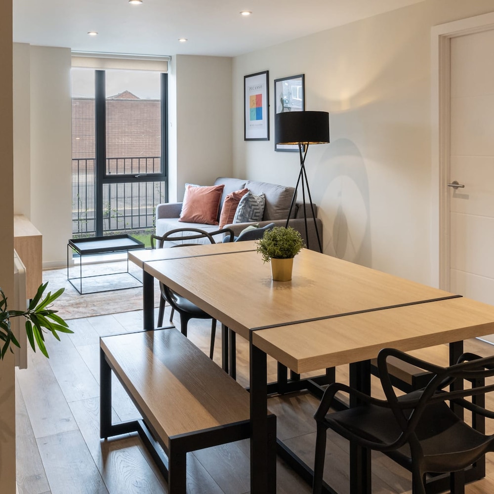 Host Stay Richmond Place 001 view 3