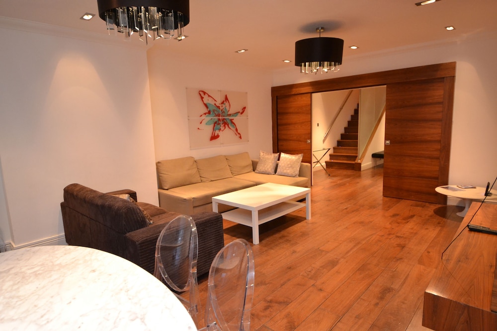 Luxury Hyde Park