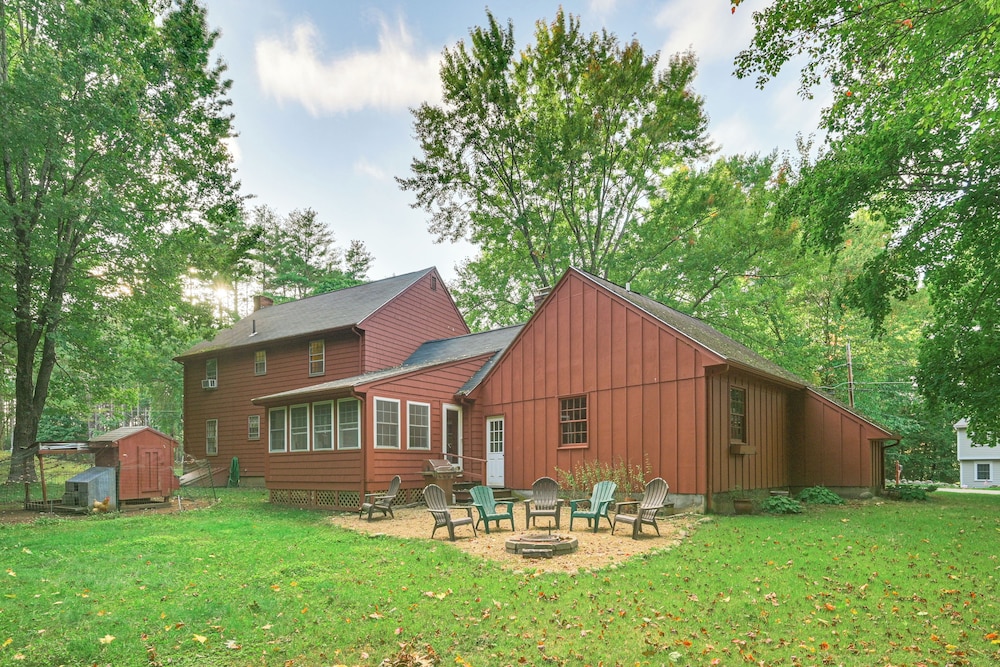 10 Mi to Crane Beach: Wooded Home Near Boston!