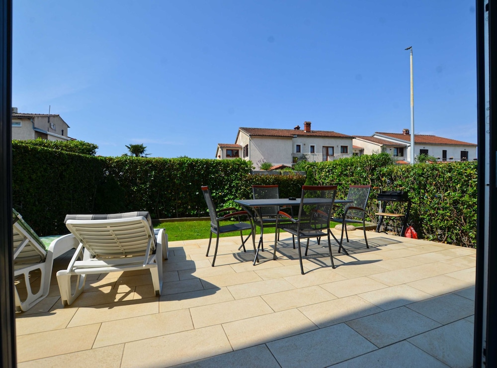 Family Friendly Spacious Apartment With Garden and Terrace