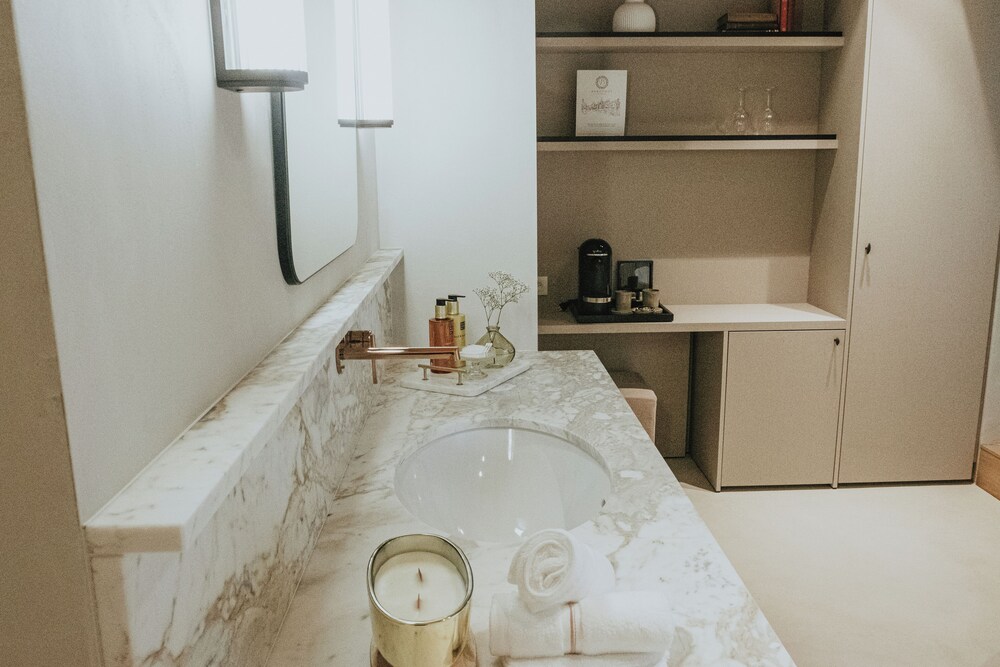 The Burgundy - Boutique B&B