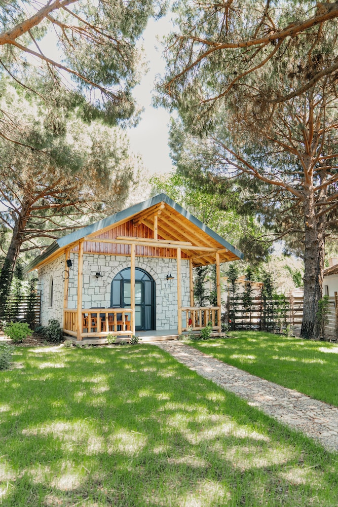 Pino Mar Luxury Bungalows