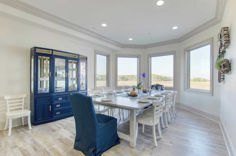 Sleeps 38 2 Homes, Steps to the Beach, Private Pool + Hottub, Game Room, Views