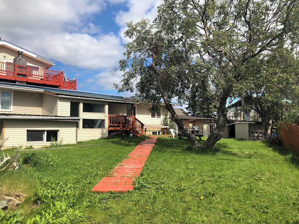 Bear Paw Inn