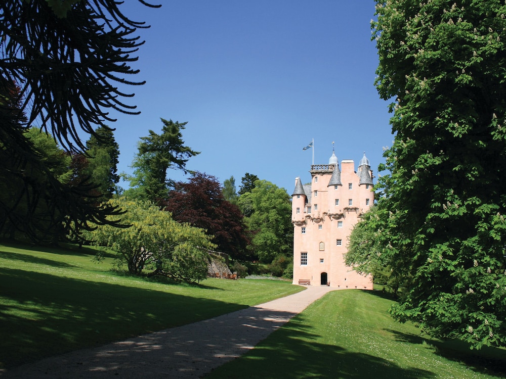Steading Cottage - Craigievar Castle