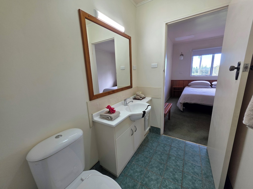 Fletcher Christian Apartments - Isabella Suites