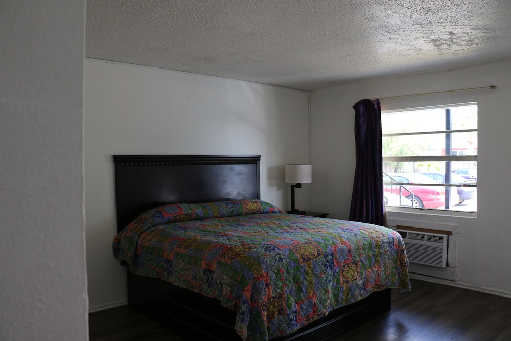 Dunedin Cove Motel