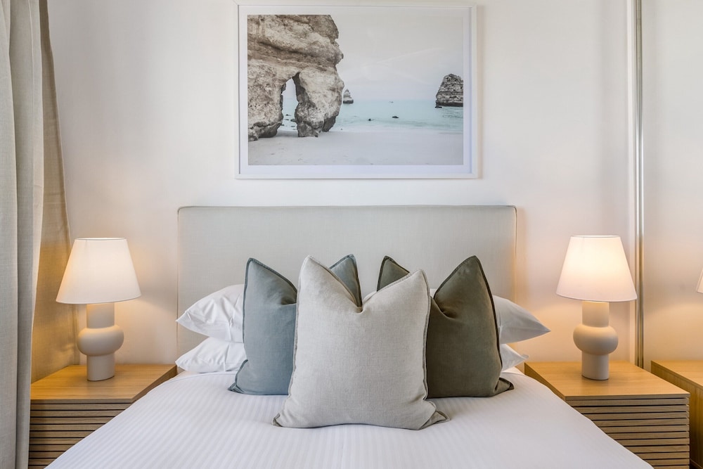 2-bed Near Beach With BBQ & Stunning Ocean Views
