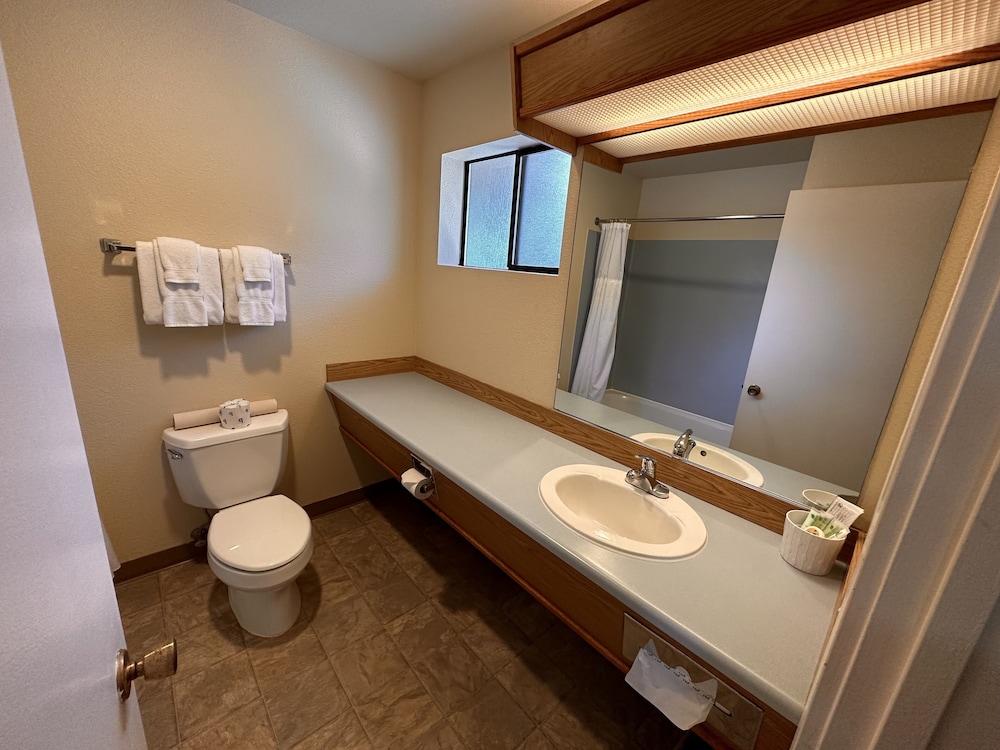 Astoria Crest Motel