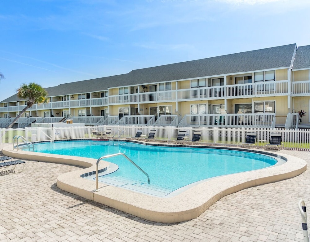 Blue Breeze 2050 1 Bedroom Condo by Redawning view 2