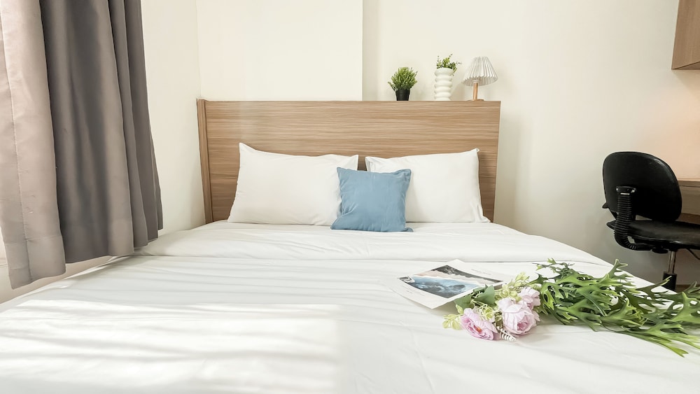 Warm And Comfy 2Br At Bassura City Apartment