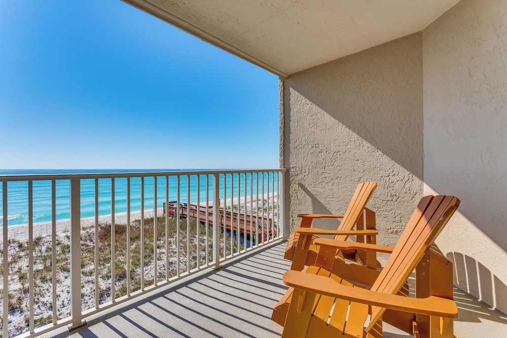 Direct Sand Access! Family Pensacola Beach Retreat