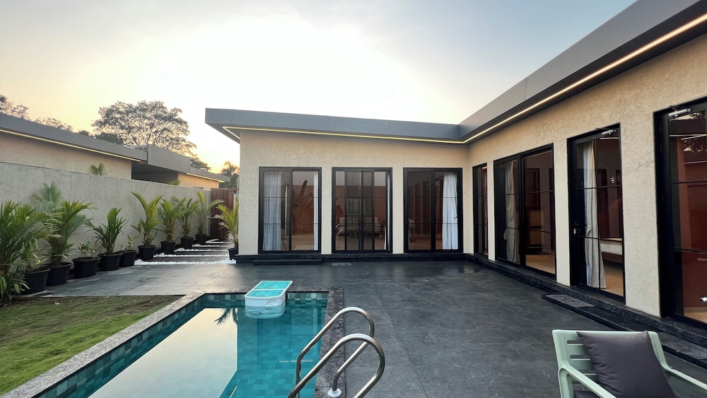 Finding Life House By Jumbo Holidayz