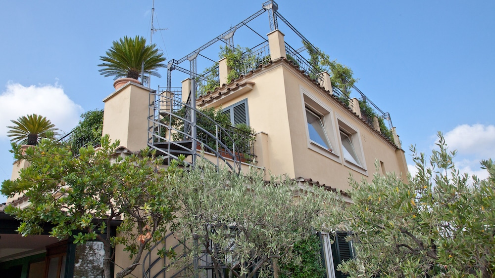 Rental in Rome Trevi Luxury Penthouse