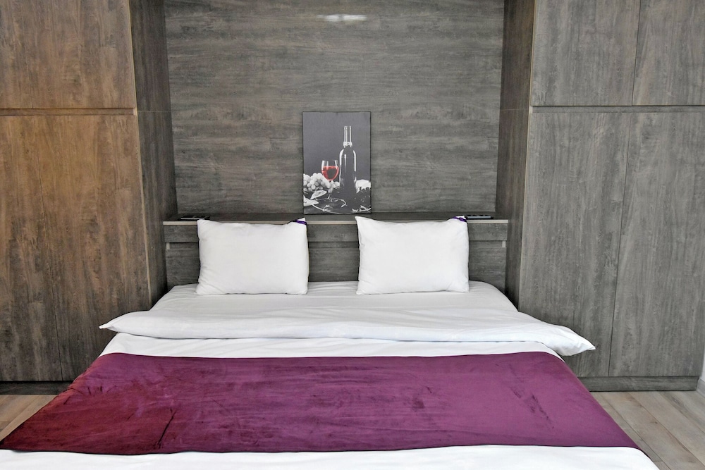 Teryan street apartment on 5 floor