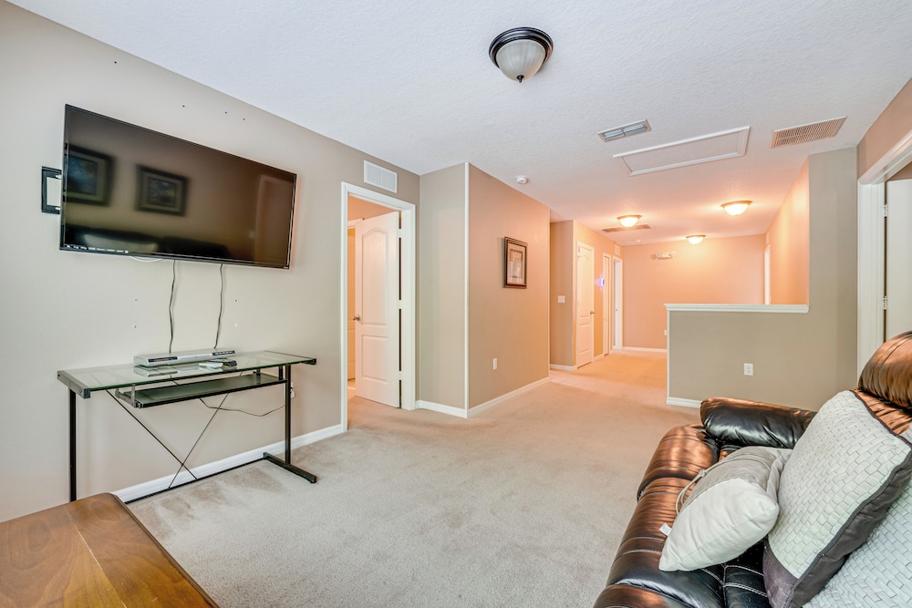 17 Mi to Disney: Getaway in Davenport w/ Game Room