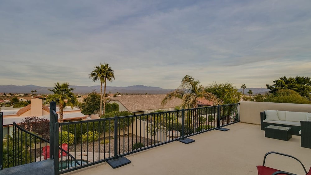 Luxury Contemporary Sanctuary w/ Pool and Views!