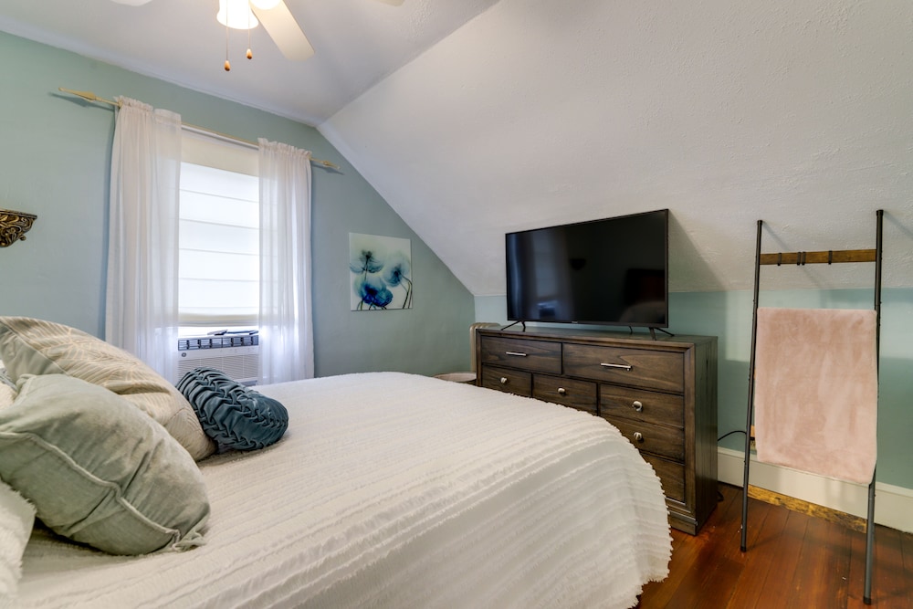 Cozy Springfield Vacation Rental Near Downtown